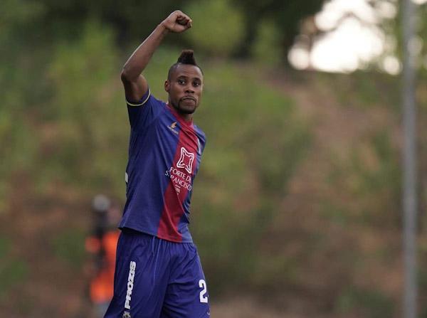Benfica B 1-3 GD Chaves: Segunda parte de gala dá vitória no Seixal