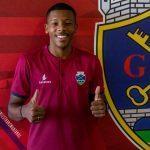 Nicolas Reis assina pelo GD Chaves