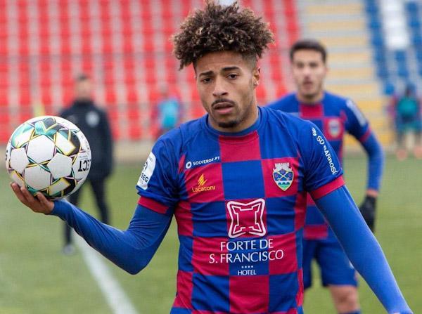 GD Chaves 0-0 SL Benfica B: Nulo na estreia de Vítor Campelos