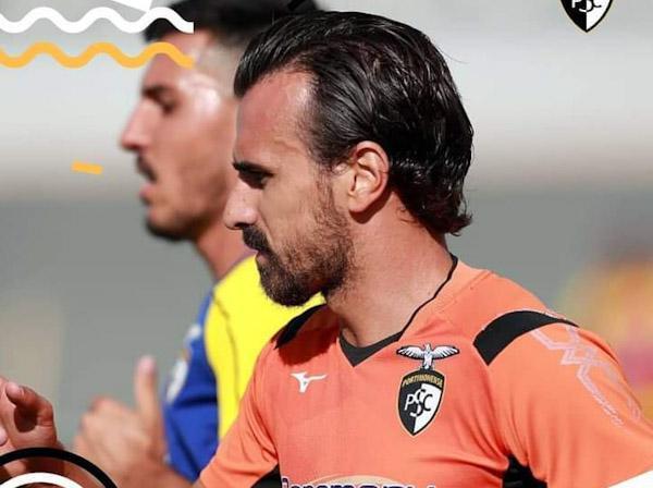 Um onze de jogadores disponíveis que dariam jeito ao GD Chaves