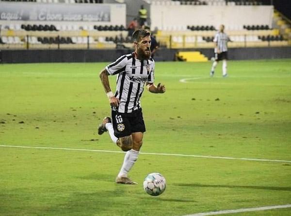 Um onze de jogadores disponíveis que dariam jeito ao GD Chaves
