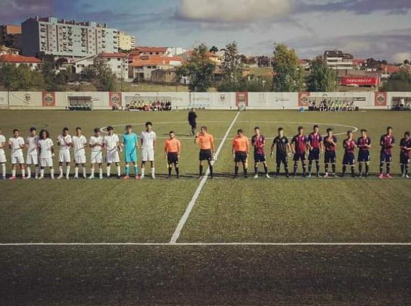 Juniores sofrem derrota, juvenis travam o Vitória SC