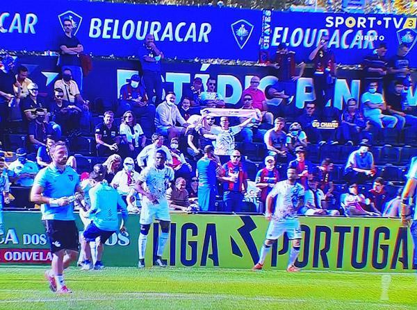 Adeptos compareceram em bom número no estádio Pina Manique
