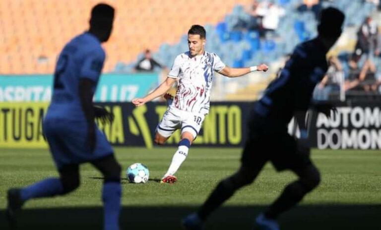 João Teixeira pode sair para a Turquia