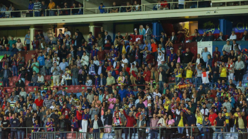 adeptos estadio chaves