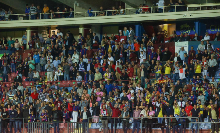 adeptos estadio chaves