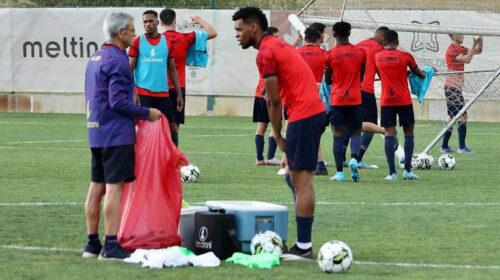 Obiora num treino do GD Chaves