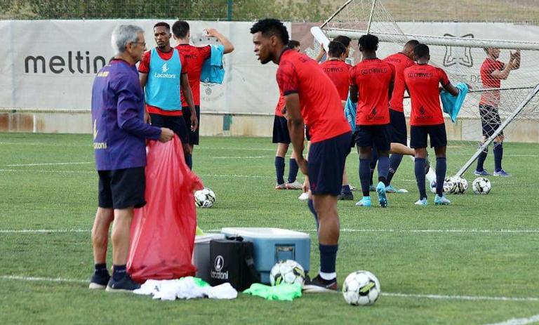 Obiora num treino do GD Chaves
