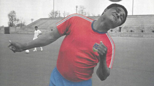Eusébio com a camisola do Desportivo de Chaves