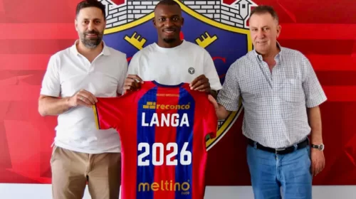 Bruno Langa renova