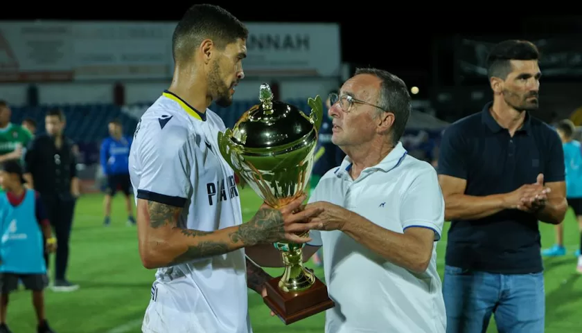 Pré-Época: Chaves escorrega no jogo de apresentação