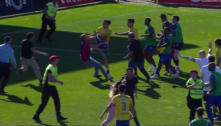 Confrontos no Chaves x Estoril