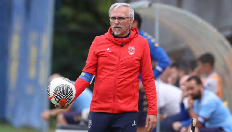 Carlos Guerra troca com Gustavo e é o treinador do Chaves B