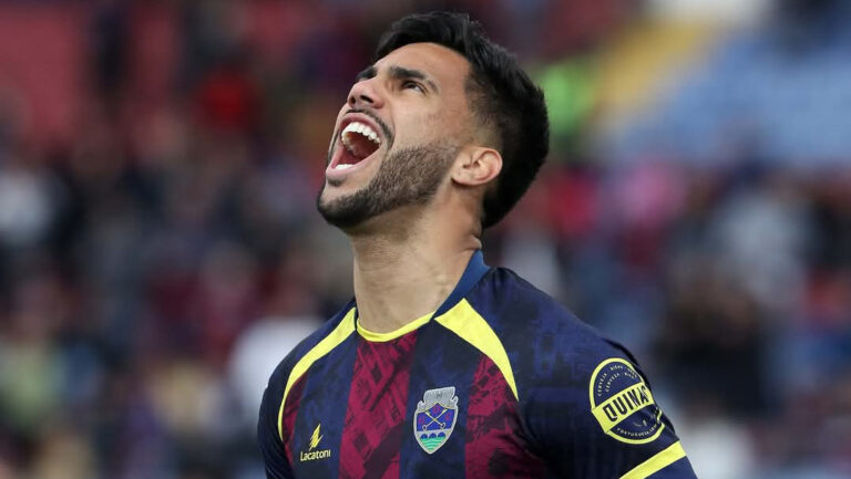 Tiago Reis avançado Chaves